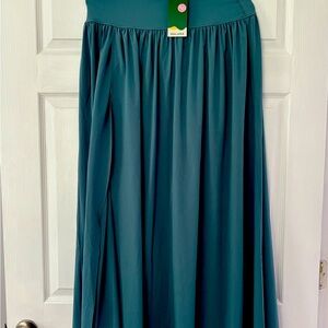 Halara skirt. XL. Teal. Slit up the front. Never worn.